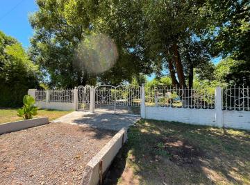 Quinta vacacional · 76m² · 2 Dormitorios · Casa Quinta 3 Ambientes, Quincho y Gran Parque.