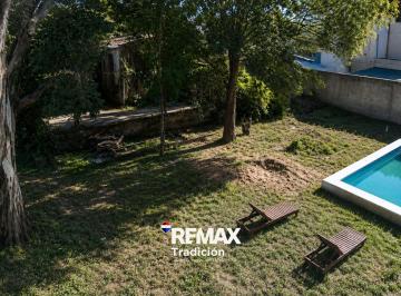 Casa · 178m² · 4 Ambientes · 1 Cochera · Casa en Venta en Fontana Centro