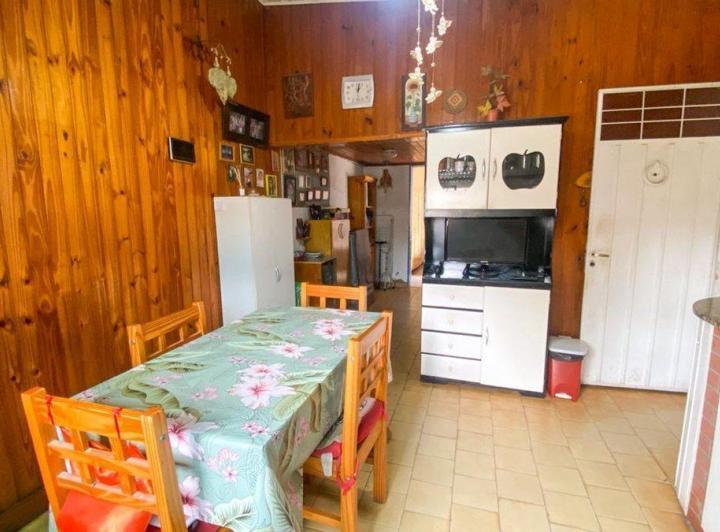 Casa · 120m² · 9 Ambientes · 3 Cocheras