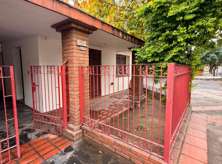 Casa · 131m² · 7 Ambientes · 1 Cochera