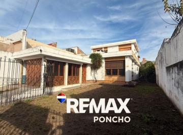 Casa · 225m² · 5 Ambientes · 1 Cochera · Se Vende Casa Céntrica, Junín 163