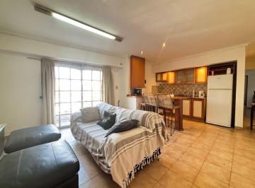 Departamento · 48m² · 2 Ambientes · 2 Amb Súper Luminoso + Vestidor y Balcón | Lanús o