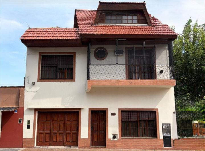 Casa · 184m² · 5 Ambientes · 1 Cochera