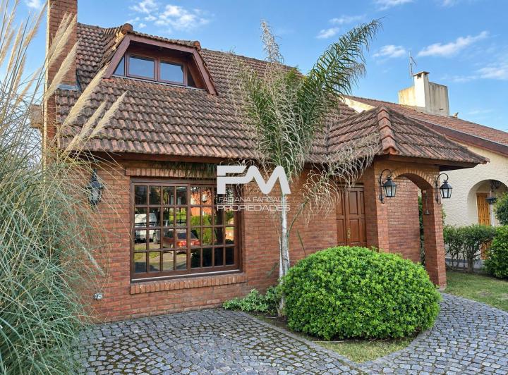 Casa · 120m² · 3 Ambientes · 1 Cochera