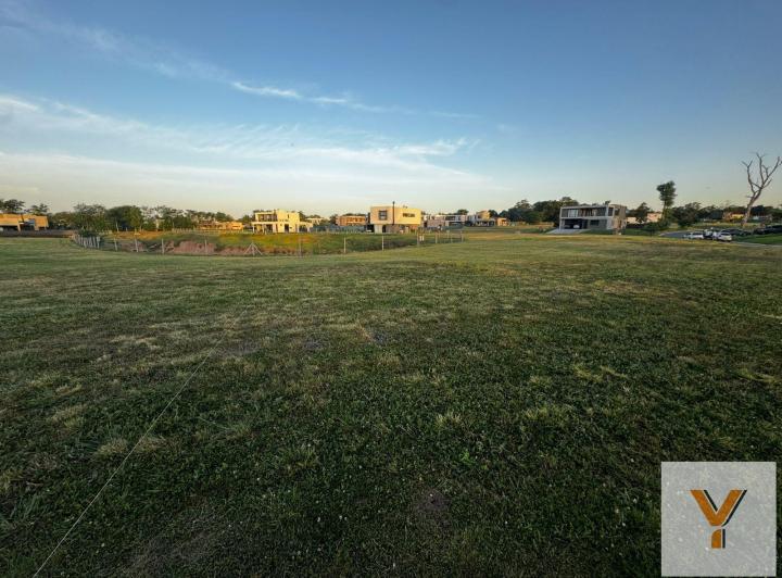Terreno · 602m²