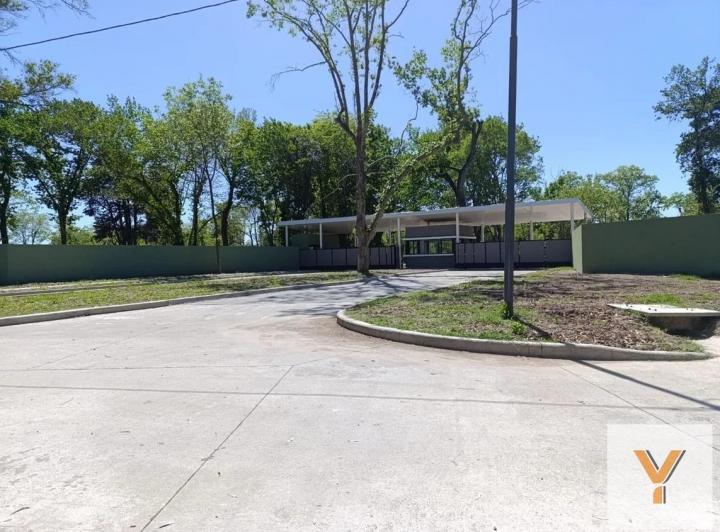 Terreno · 742m²