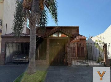 Casa · 110m² · 7 Ambientes · Casa en Venta - 4 Dorm. 2 Baños - Tres de Febrero