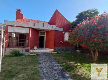 Casa · 300m² · 4 Ambientes · Departamento en Venta - 2 Dorm. 4 Baños - San Bernardo del Tuyú