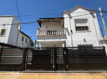 PH · 77m² · 3 Ambientes · PH en Venta - 2 Dorm. 1 Baño - San Carlos