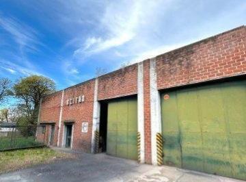 Depósito · 647m² · 4 Ambientes · Depósito en Venta - 4 Ambientes 2 Baños - Tandil