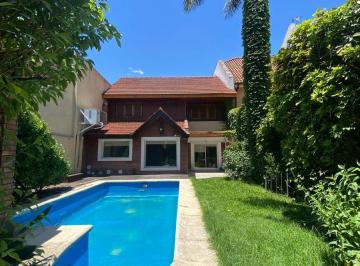 Casa · 233m² · 5 Ambientes · Casa en Venta - 4 Dorm. 3 Baños - La Matanza