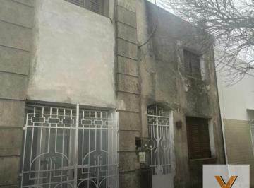 Casa · 148m² · 3 Ambientes · Casa en Venta - 2 Dorm. 1 Baño - La Plata