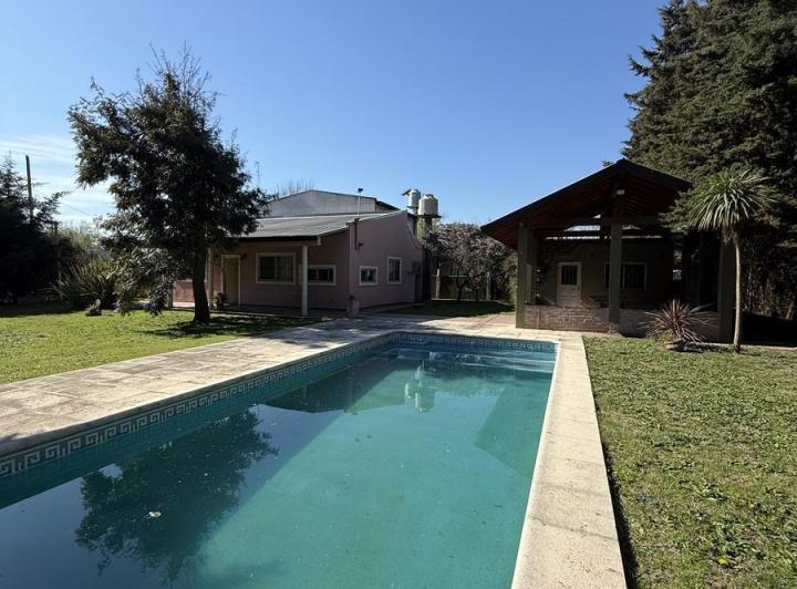 Casa · 990m² · 4 Ambientes