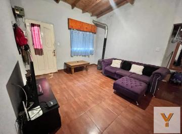Casa · 84m² · 4 Ambientes · Casa en Venta - 3 Dorm. 2 Baños - José C. Paz