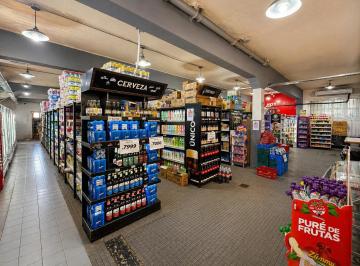 Local comercial · 458m² · 30 Cocheras · Venta de Locales Comerciales Más Terreno 2800 m² en Maipú - Furlotti Maipú Mendoza