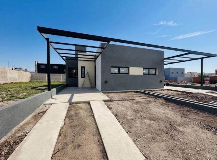 Casa · 125m² · 5 Ambientes · 2 Cocheras