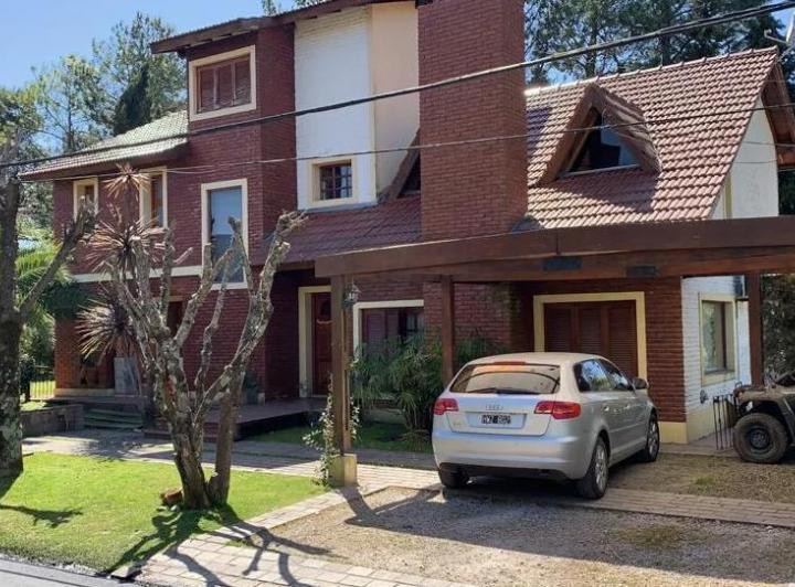 Casa · 380m² · 10 Ambientes