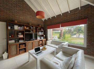 Casa de 4 ambientes, Pilar · Casa en La Argentina Excelente Construcción