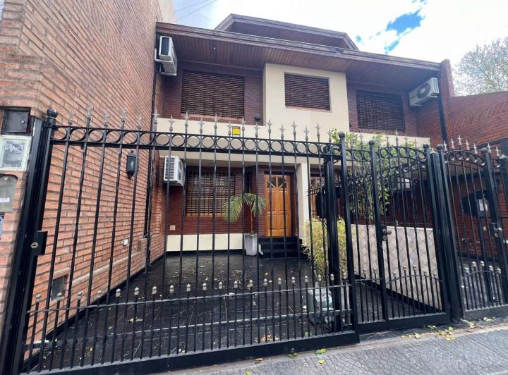 Casa · 143m² · 5 Ambientes · 1 Cochera