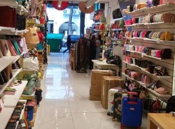 Local comercial , Flores · Local de 184 m² en Alquiler en Flores Norte Consultar Valor E Ingreso