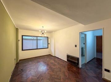 Departamento · 51m² · 3 Ambientes · Departamento de 1 Dormitorio de Oportunidad con 2 Patios
