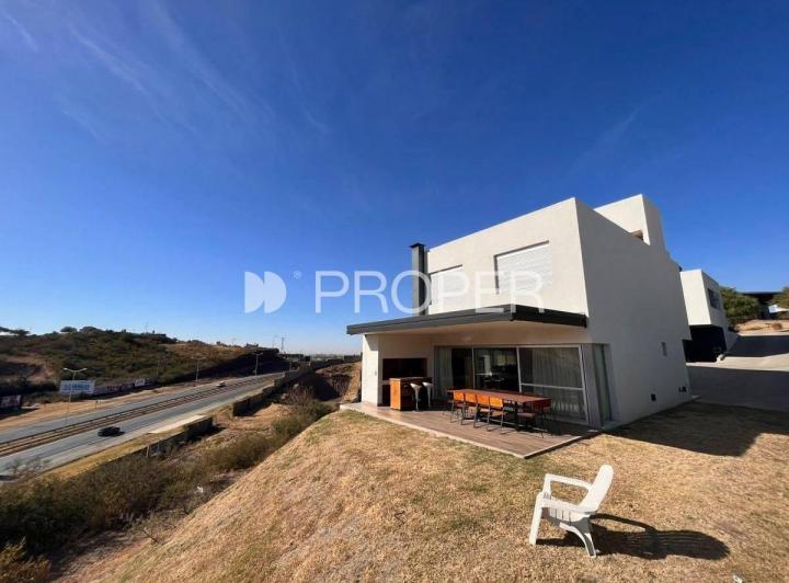 Casa · 150m² · 5 Ambientes · 1 Cochera