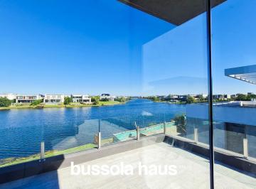 Casa · 331m² · 6 Ambientes · 2 Cocheras · Casa en Venta de 5 Ambientes con Gran Espejo de Agua en Vistas Puertos Escobar