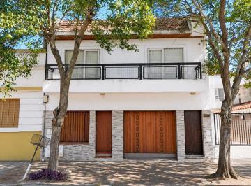 Casa · 120m² · 2 Dormitorios · 1 Cochera · Casa 2 Dorm. con Cochera en Venta, en Macrocentro de Santa Fe