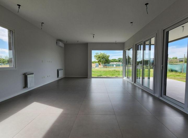 Casa · 148m² · 5 Ambientes · 2 Cocheras