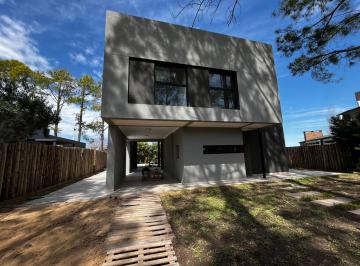 Casa · 150m² · 4 Ambientes · 2 Cocheras · Venta Casa en Country El Pinar