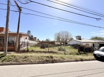 Terreno · 450m² · Terreno en Venta a Metro de La Plaza Pucará - Playas de Oro