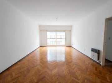 Departamento de 4 ambientes, Belgrano · Excepcional Semipiso de 4 Ambientes Al Frente con Cochera a m. de Cabildo