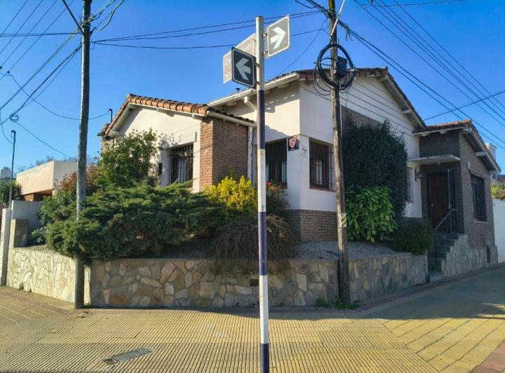 Casa · 150m² · 5 Ambientes · 1 Cochera
