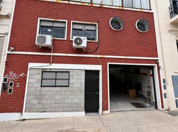 Bodega-Galpón de 4 ambientes, Barracas · Alquiler Galpón con Oficinas en Caba