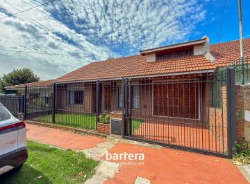 Casa · 185m² · 4 Ambientes · 1 Cochera · Chalet 4 Amb Sobre Lote Propio - Punta Mogotes