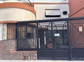 Casa de 5 ambientes, Floresta · Casa en Venta en Floresta, Bolaños 200. Entre Ramón L. Falcón y Pje. La Selva.