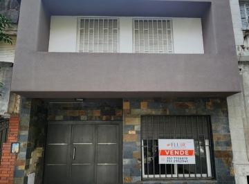 Casa · 160m² · 4 Dormitorios · 1 Cochera · Casa Amplia en Venta – 4 Dorm. Cochera y Patio en Alta Córdoba