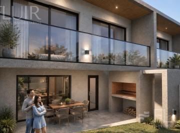 Casa · 195m² · 4 Ambientes · 1 Cochera · Dúplex 190 m Premium 3dorm | Docta Av | Losa Radiante y Excelentes Terminaciones