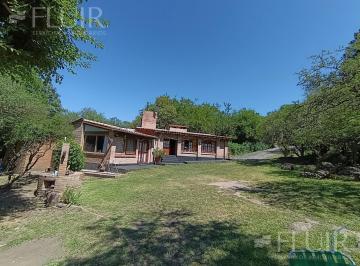 Casa · 251m² · 3 Ambientes · Vendo Casa Quincho Pileta Sobre 3 Lotes en Cabana