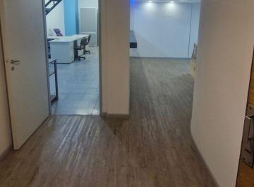 Bodega-Galpón de 3 ambientes, San Nicolás · Oficina Que Parece un Depósito, en Venta. a Pasos del Obelisco. Ideal E - Comerce.