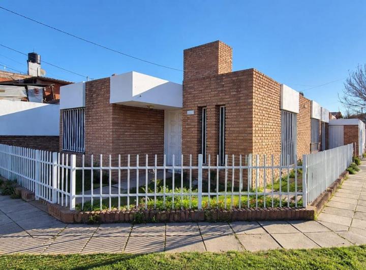 Casa · 134m² · 5 Ambientes · 1 Cochera