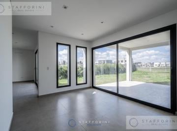 Casa · 177m² · 7 Ambientes · 2 Cocheras · Casa a Estrenar en Barrio Santa Lucia. pilar del Este!
