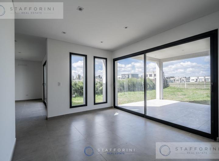 Casa · 177m² · 7 Ambientes · 2 Cocheras