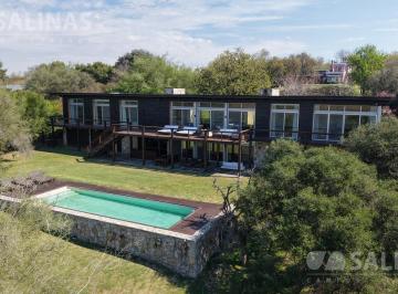 Casa · 600m² · 10 Ambientes · 4 Cocheras · Casa de Categoría con Vista Al Río en Estancia El Aduar