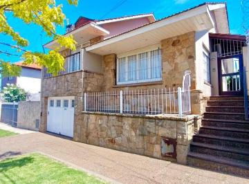 Casa de 4 ambientes, Mar del Plata · Chalet 4 Ambientes Barrio San Carlos