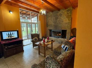 Casa · 280m² · 6 Ambientes · 1 Cochera · Casa en Venta - 5 Dorm. 3 Baños - Cochera - 20.000 m² - Coronel Brandsen