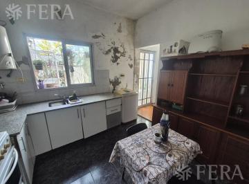 Casa · 156m² · 5 Ambientes · Venta Casa Para Dos Familias con Patio en Wilde
