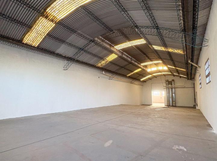 Bodega-Galpón · 703m²