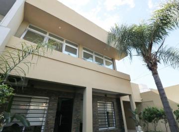 Oficina comercial · 385m² · 4 Cocheras · Venta Oficina Depósito Cochera Terraza Martinez