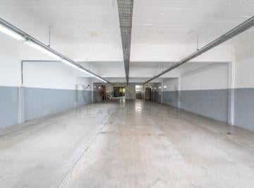 Bodega-Galpón · 1800m² · 2 Cocheras · Edificio/fabrica de 4 Pisos con Oficinas Deposito Montacarga Excelente Ubicación